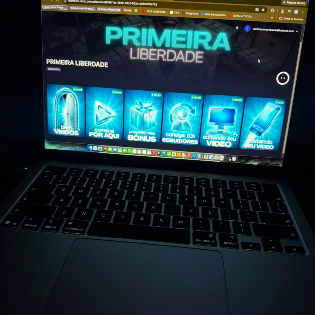 Plataforma de alunos do Primeira Liberdade no celular